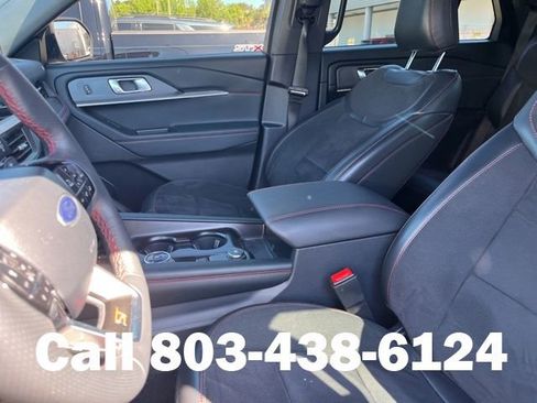 Used 2025 Ford Explorer ST image 6