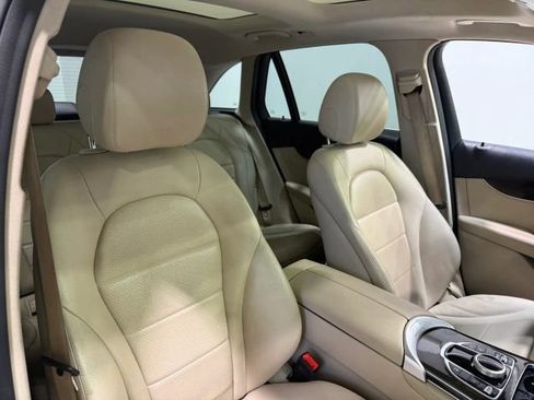 Used 2019 Mercedes-Benz GLC 300 image 25
