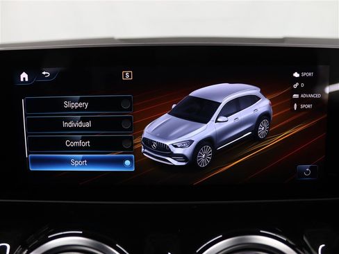 Used 2021 Mercedes-Benz GLA 35 AMG 4MATIC image 27