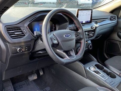 Used 2025 Ford Escape ST-Line image 9