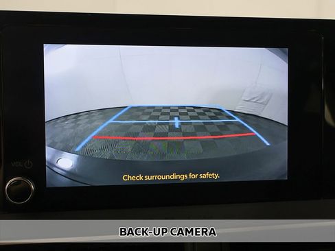 Used 2024 Toyota Prius LE image 5