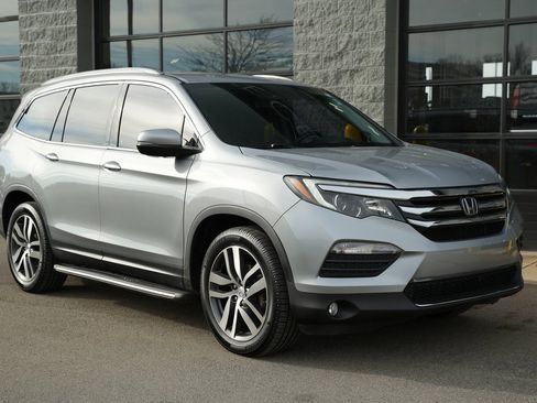 Used 2017 Honda Pilot Elite image 9