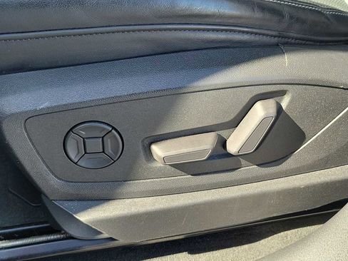 Used 2019 Audi e-tron Premium Plus image 16