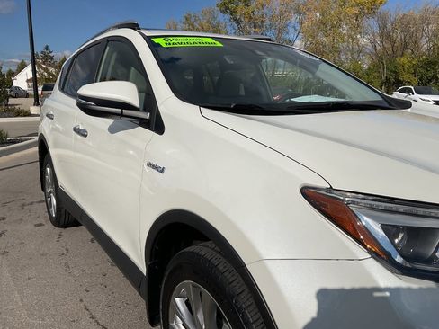 Used 2017 Toyota RAV4 Limited image 11