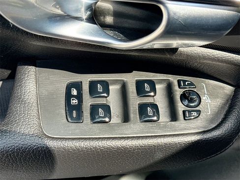 Used 2018 Volvo XC90 T6 Momentum w/ Momentum Plus Package image 18