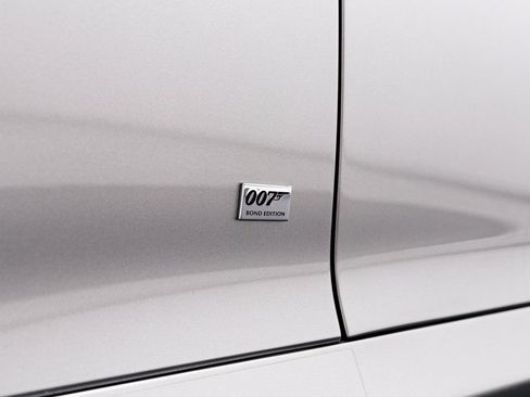 Used 2016 Aston Martin DB9 GT RWD image 30