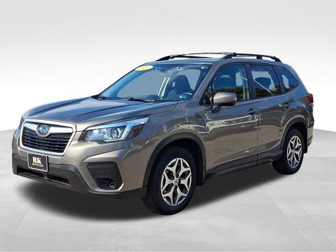Used 2020 Subaru Forester Premium image 3
