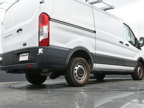 Used 2022 Ford Transit 250 Low Roof RWD image 11