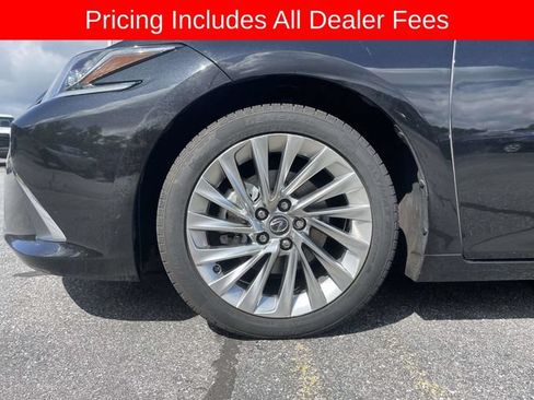 Used 2019 Lexus ES 300h w/ Accessory Package 2 FWD image 9