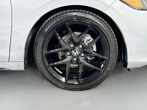 Used 2025 Honda Civic Sport image 32