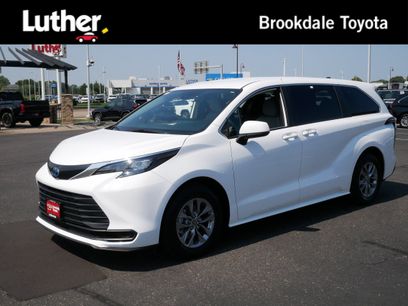 Certified 2025 Toyota Sienna LE