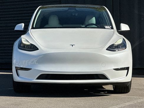 Used 2021 Tesla Model Y Performance image 11