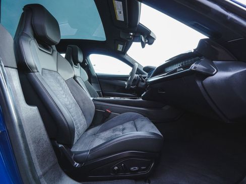 Used 2022 Audi e-tron GT Premium Plus w/ Performance Package image 39