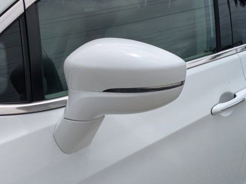 Used 2021 Chrysler Pacifica Touring-L FWD image 12