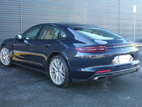 Used 2019 Porsche Panamera 4 image 3