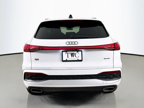 Used 2025 Audi Q5 Premium Plus w/ Premium Plus AWD/4WD image 6