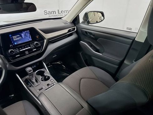 Used 2023 Toyota Highlander L image 22