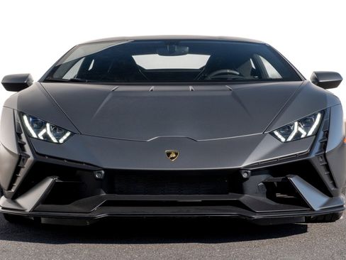 Used 2023 Lamborghini Huracan Tecnica image 6