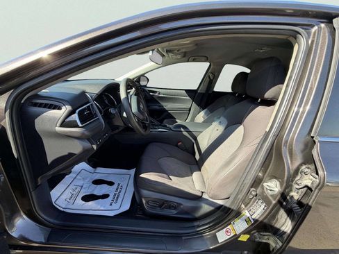 Used 2018 Toyota Camry LE w/ Convenience Package image 13