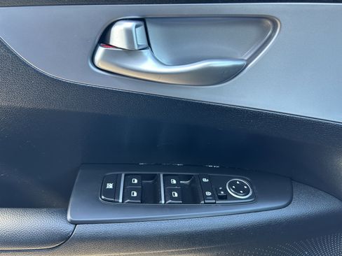 Used 2024 Kia Forte LXS image 21