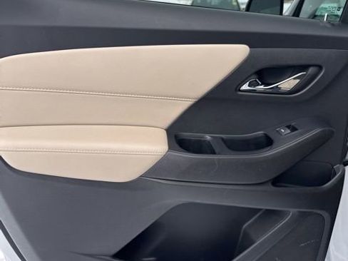 Used 2023 Chevrolet Traverse LS w/ Safety Package image 46