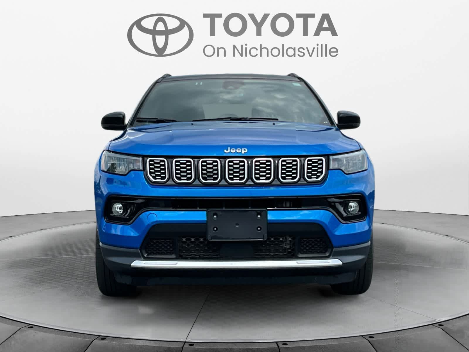 Used 2025 Jeep Compass Limited AWD/4WD image 8