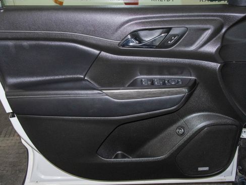 Used 2019 GMC Acadia SLT image 10