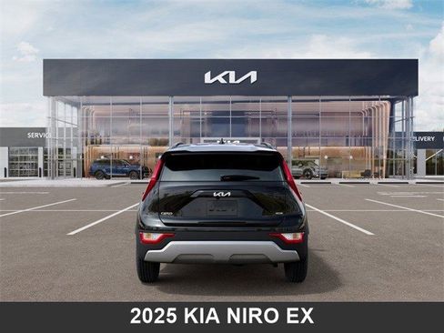 Used 2025 Kia Niro EX image 5