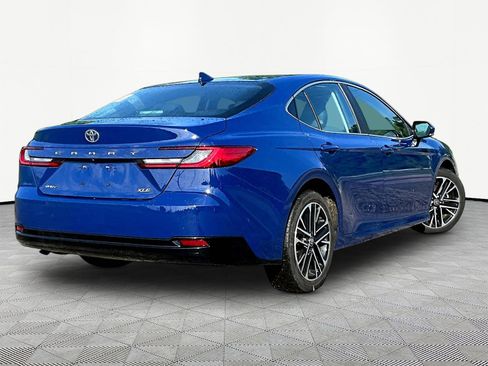 Used 2025 Toyota Camry XLE FWD image 6