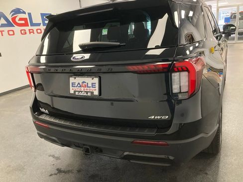 Used 2025 Ford Explorer ST-Line w/ ST-Line Street Pack AWD/4WD image 11