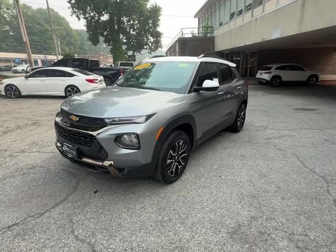 Used 2023 Chevrolet TrailBlazer ACTIV w/ Sun and Liftgate Package AWD/4WD image 5