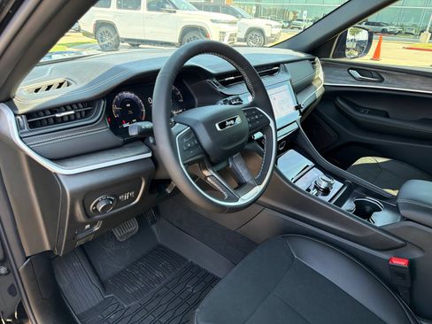 New 2026 Jeep Grand Cherokee Altitude AWD/4WD image 10