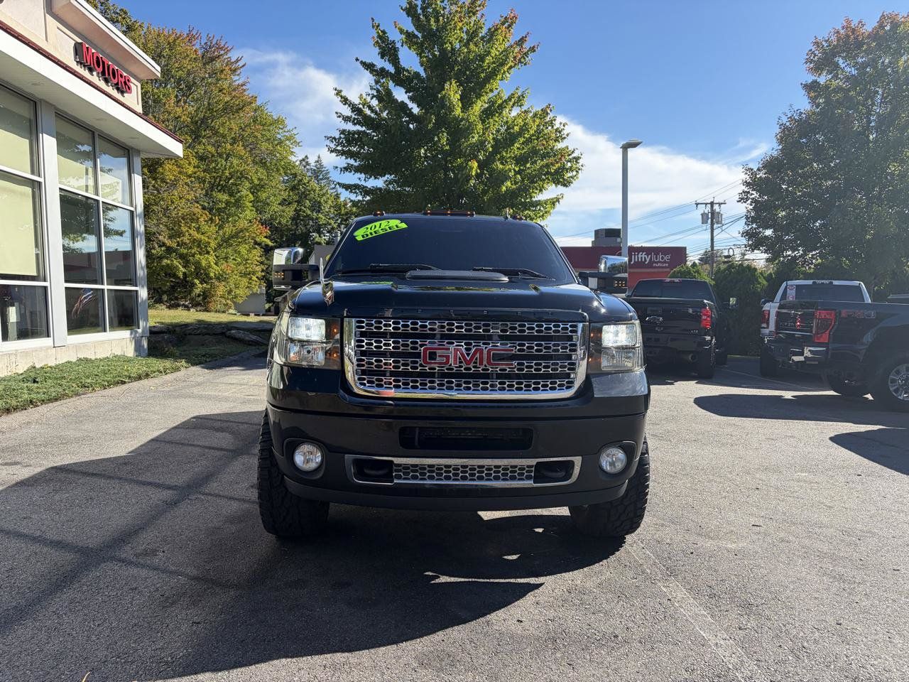 Used 2012 GMC Sierra 2500 Denali w/ Suspension Package, Off-Road AWD/4WD image 3