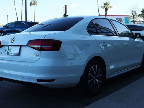 Used 2017 Volkswagen Jetta SE image 13