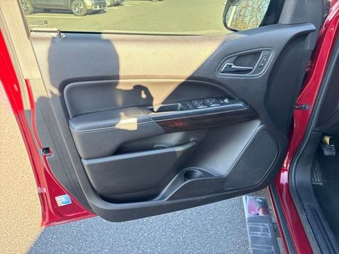 Used 2017 GMC Canyon SLT w/ Driver Alert Package image 16