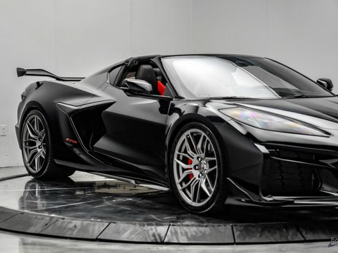 Used 2024 Chevrolet Corvette Z06 w/ Stealth Interior Trim Package RWD image 34