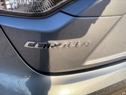 Used 2025 Toyota Corolla LE image 29