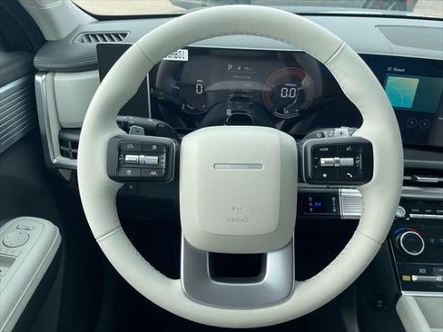 Used 2025 Hyundai Santa Fe SEL image 18