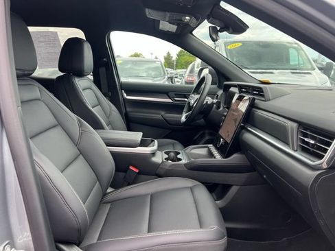 Used 2026 GMC Terrain Elevation w/ Elevation Premium Package AWD/4WD image 14