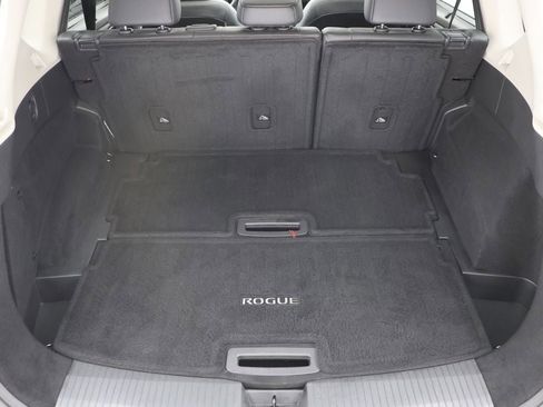 Used 2023 Nissan Rogue SL w/ SL Premium Package image 29