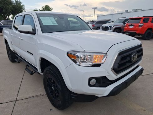Used 2022 Toyota Tacoma SR5 RWD image 8