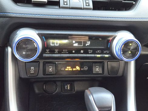 Certified 2025 Toyota RAV4 XSE image 21