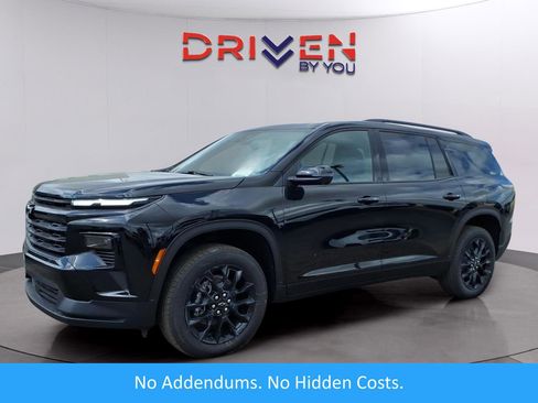 New 2026 Chevrolet Traverse LT image 1