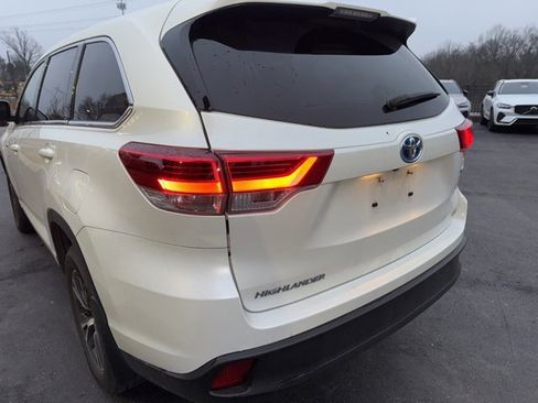 Used 2019 Toyota Highlander LE image 6