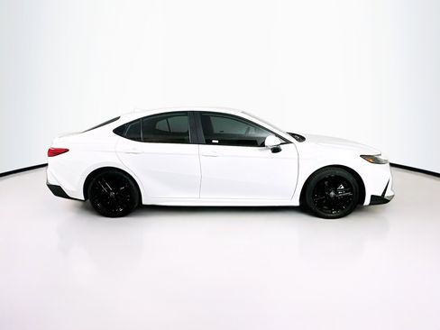 Used 2025 Toyota Camry SE FWD image 10