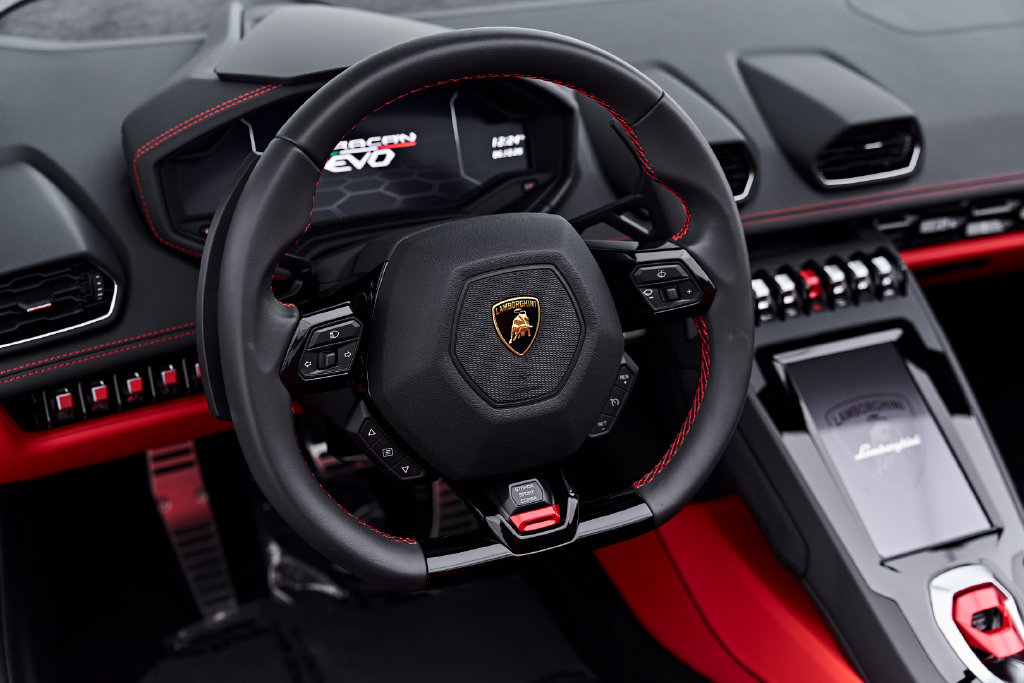 Used 2024 Lamborghini Huracan EVO AWD/4WD image 2