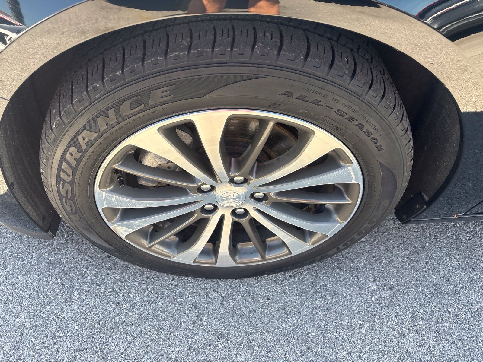 Used 2017 Buick LaCrosse Essence w/ Sun and Shade Package FWD image 10