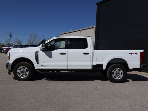 Used 2025 Ford F250 XLT image 2