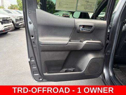 Used 2022 Toyota Tacoma TRD Off-Road w/ Technology Package RWD image 13
