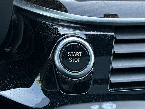 Used 2019 BMW 530e image 33